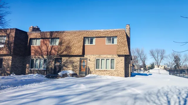 $245,000 | 1402 East Gateway Circle South, Unit M, Fargo, ND 58103