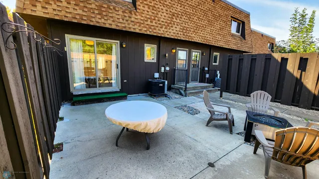 $250,000 | 1402 East Gateway Circle South, Unit M, Fargo, ND 58103