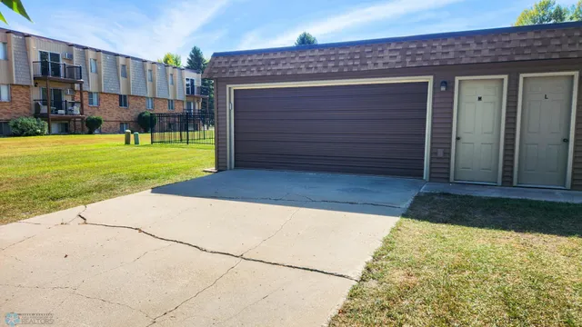 $250,000 | 1402 East Gateway Circle South, Unit M, Fargo, ND 58103