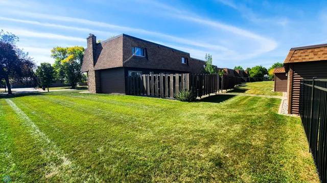 $250,000 | 1402 East Gateway Circle South, Unit M, Fargo, ND 58103