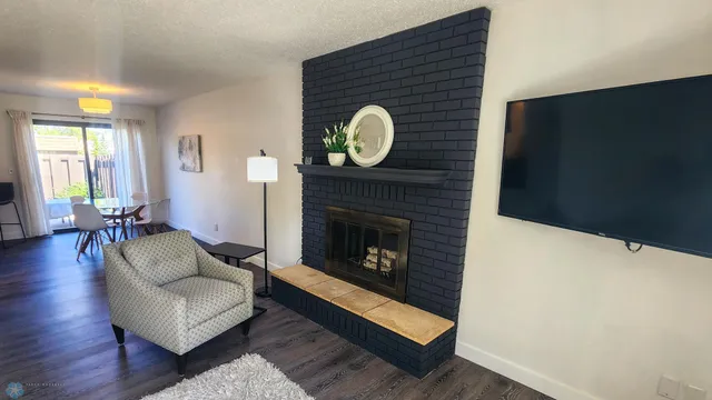 $250,000 | 1402 East Gateway Circle South, Unit M, Fargo, ND 58103