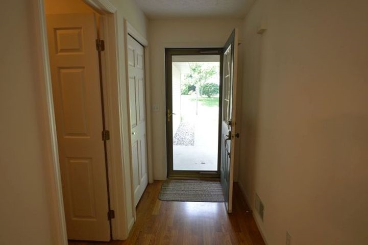 1304 Terra Road Traverse City, MI 49686 - Photo 4 of 48 1865002-3.JPG