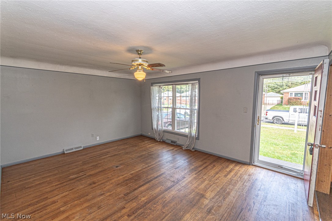 13640 Silver Road Cleveland, OH 44125 - Photo 8 of 18 Gallery Image 8
