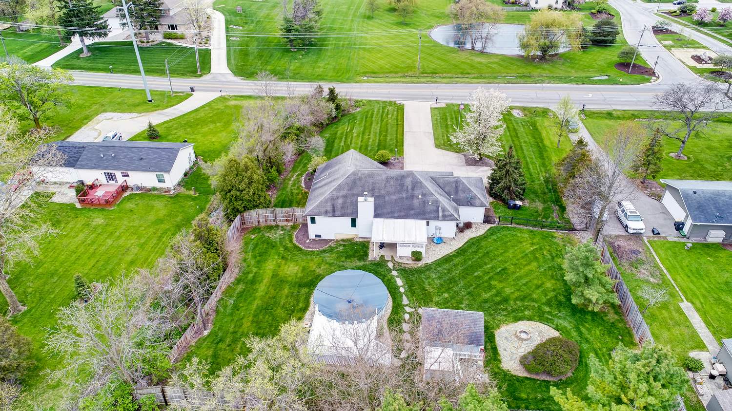 734 West Wallen Road Fort Wayne, IN 46825 - Photo 4 of 36 Gallery Image 4