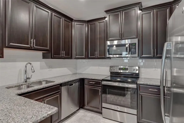 $309,900 | 3825 Quaint Lane, Unit F, Clermont, FL 34711