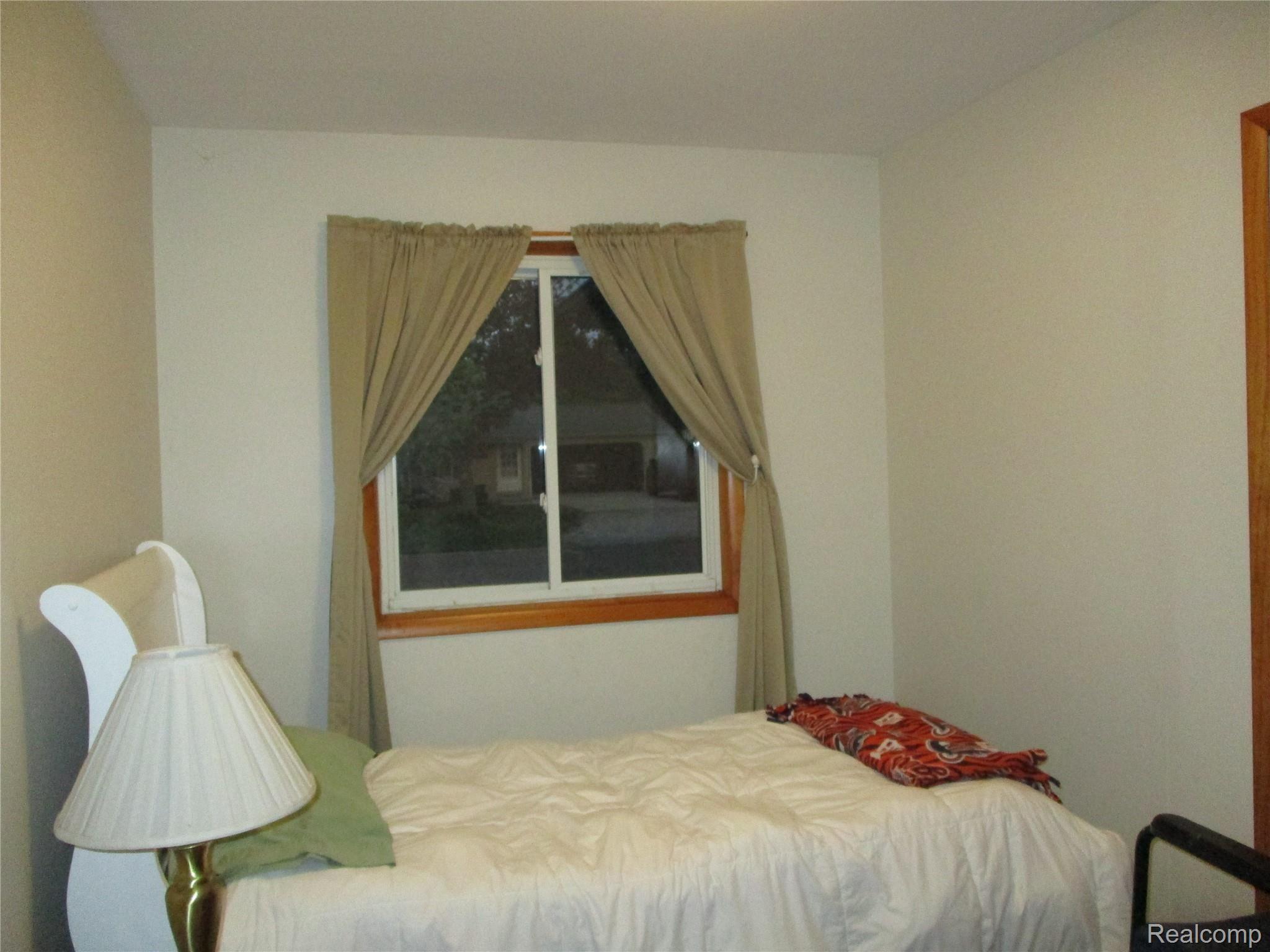 26236 Denning Road New Boston, MI 48164 - Photo 15 of 17 IMG_5660.JPG