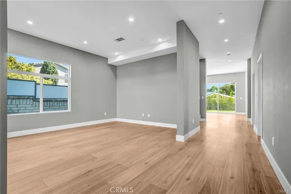 $7,950 | 2128 West 238th Street, Torrance, CA 90501