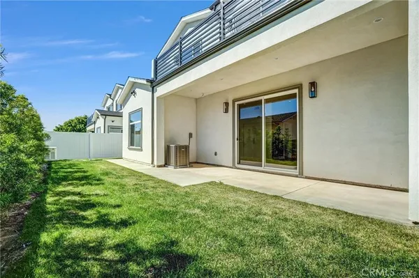 $7,950 | 2128 West 238th Street, Torrance, CA 90501