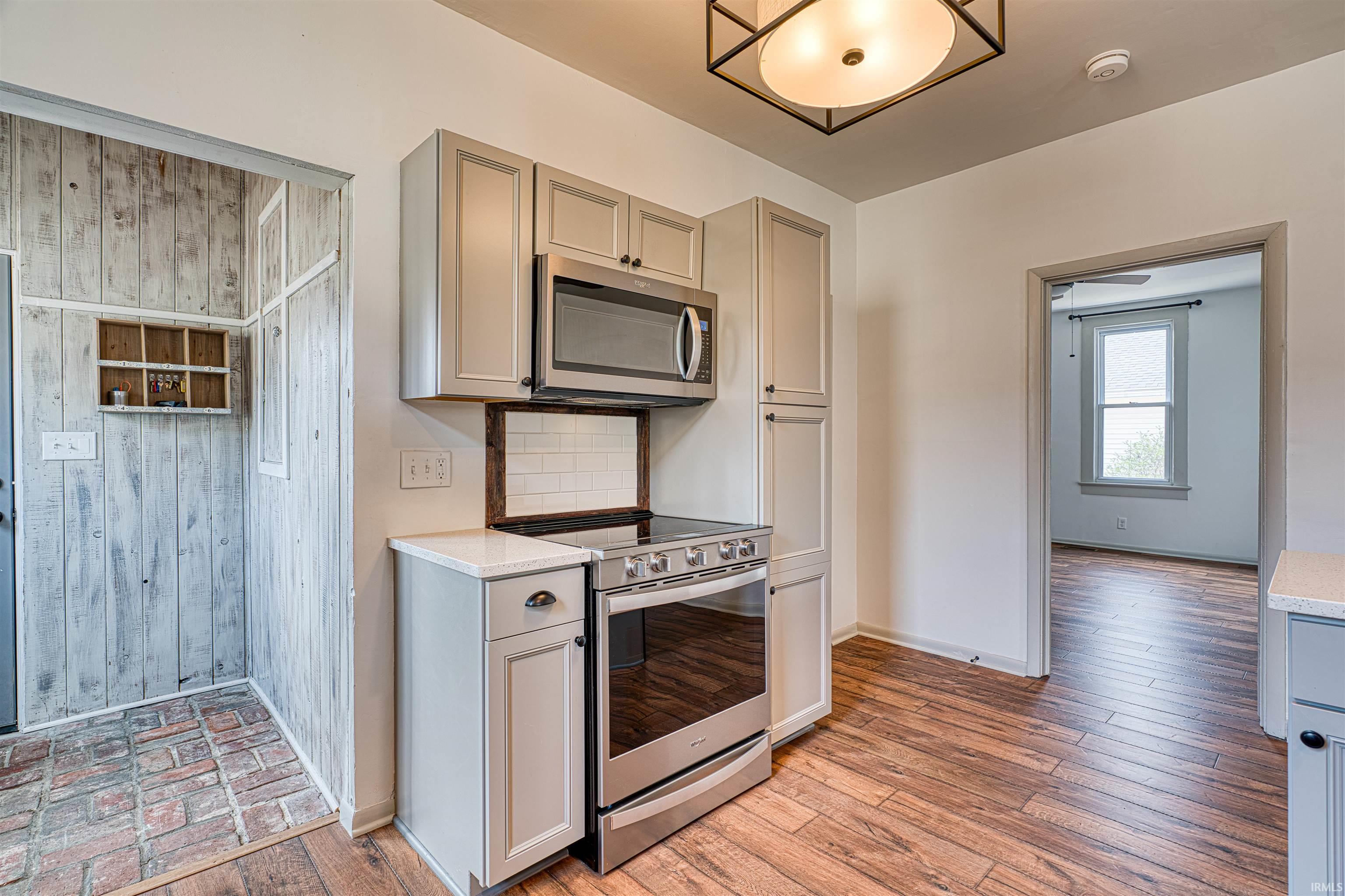 413 West Main Street Newburgh, IN 47630 - Photo 12 of 33