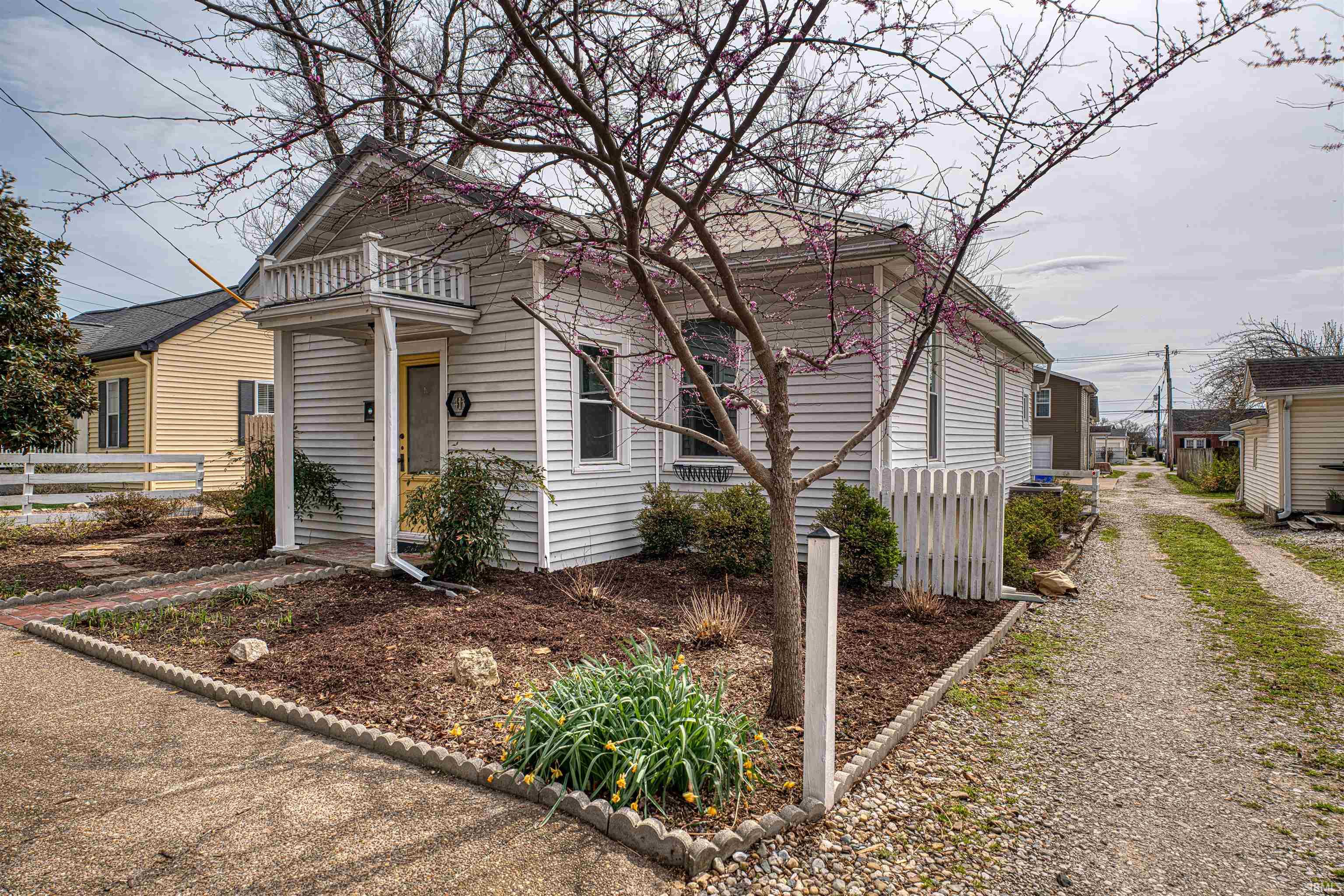 413 West Main Street Newburgh, IN 47630 - Photo 2 of 33