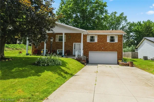 $280,000 | 912 South Azalea Boulevard, Barberton, OH 44203