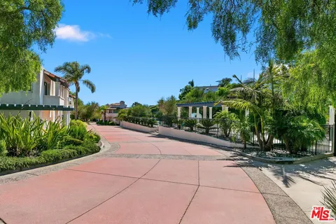 $1,795,000 | 6435 Zumirez Drive, Unit 9, Malibu, CA 90265