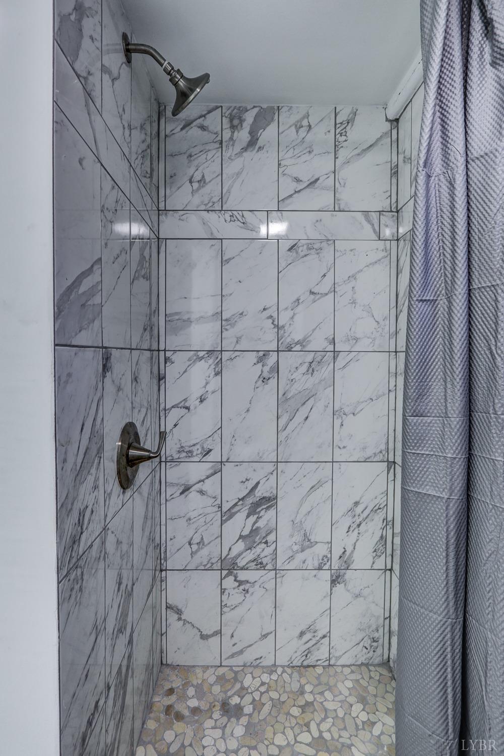 211 Blue Ridge Street Lynchburg, VA 24501 - Photo 27 of 29 Gallery Image 27