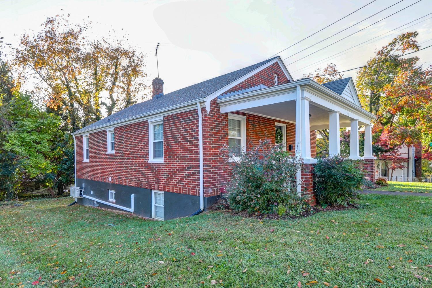 211 Blue Ridge Street Lynchburg, VA 24501 - Photo 4 of 29 Gallery Image 4