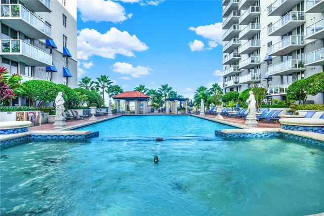 $2,600 | 5077 Northwest 7th Street, Unit 508, Miami, FL 33126