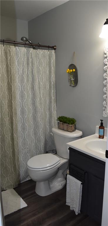 205 October Drive Butler, PA 16002 - Photo 10 of 22 Main floor hall bathroom...