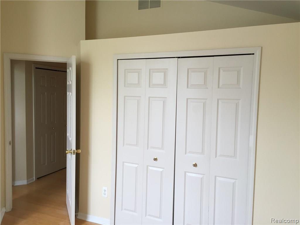 2579 Ravineside South Howell, MI 48843 - Photo 18 of 37