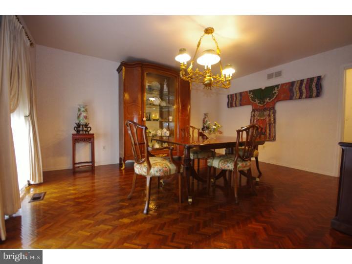 2241 High Road Huntingdon Valley, PA 19006 - Photo 2 of 25 Dining Room