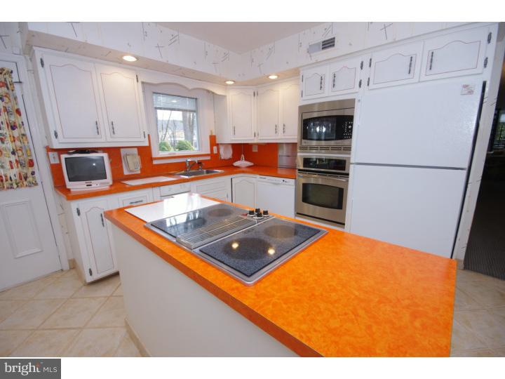 2241 High Road Huntingdon Valley, PA 19006 - Photo 4 of 25 Kitchen