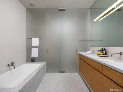 $3,750,000 | 1945 Hyde Street, Unit 3, San Francisco, CA 94109