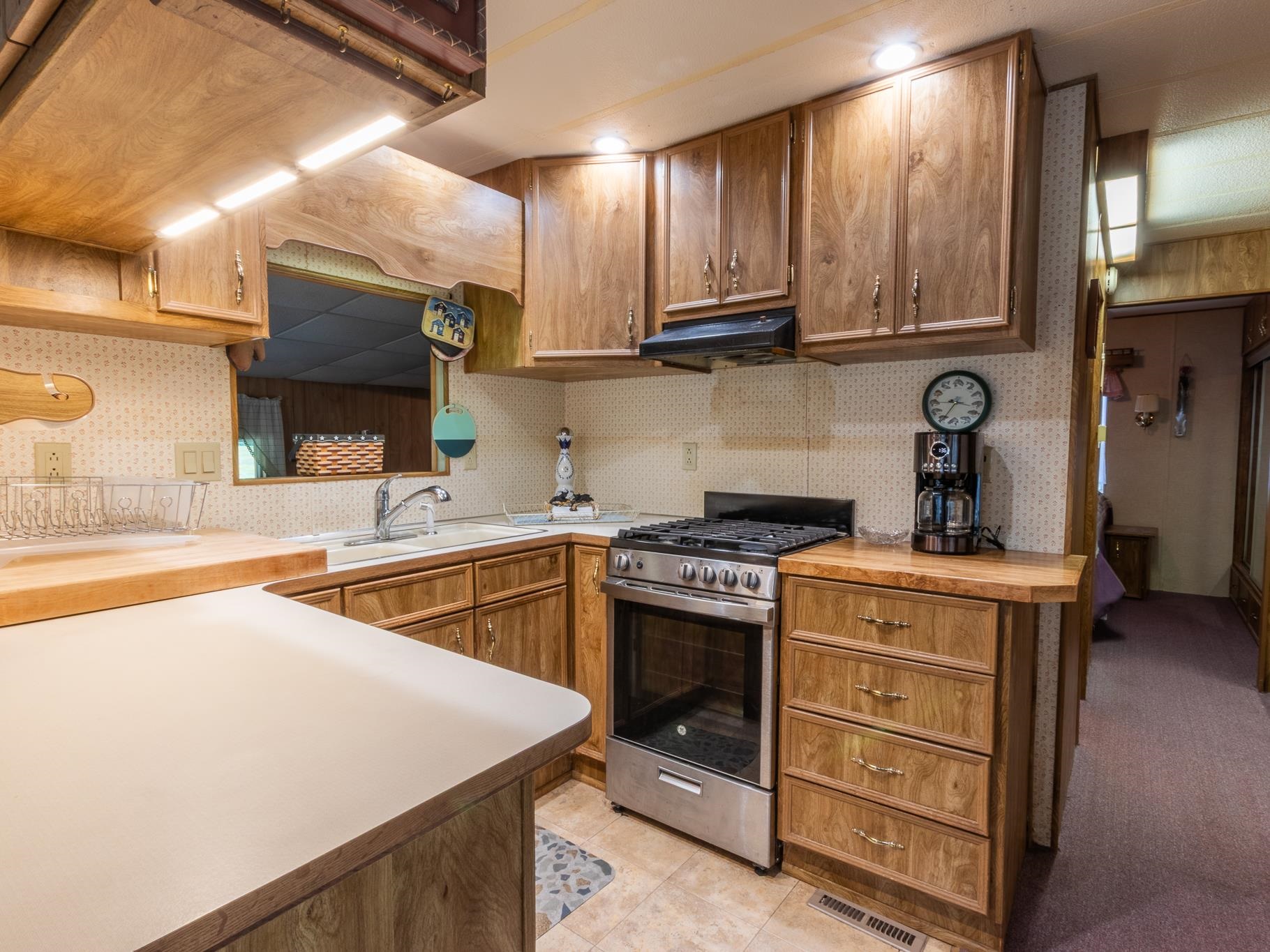 45 Camp Circle Fitzwilliam, NH 03447 - Photo 11 of 60