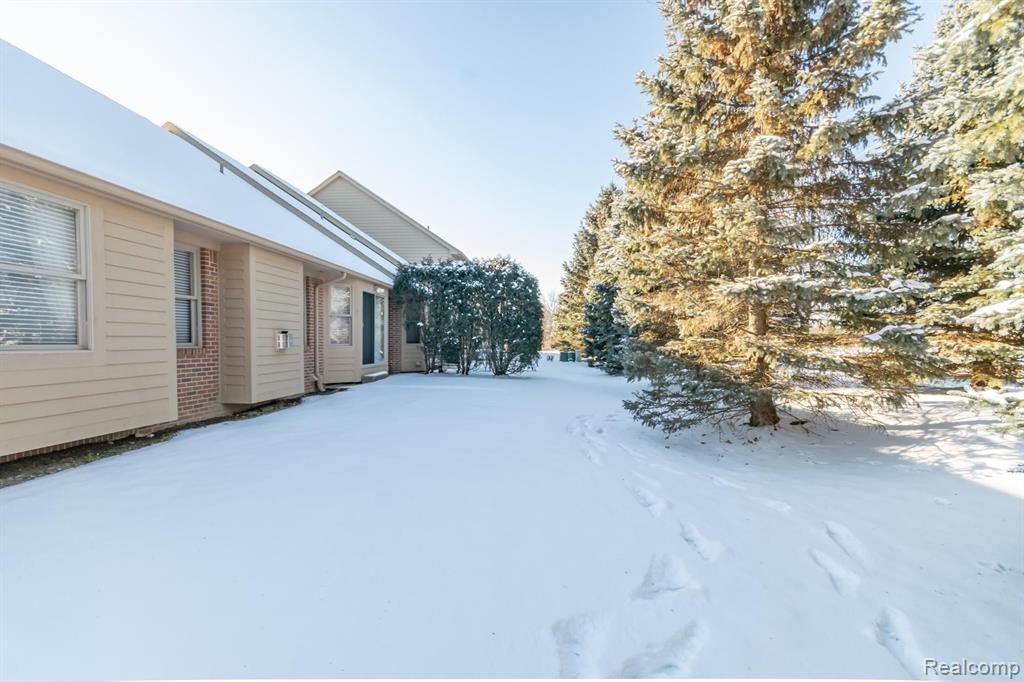 22460 Timber Ridge Court Woodhaven, MI 48183 - Photo 24 of 26