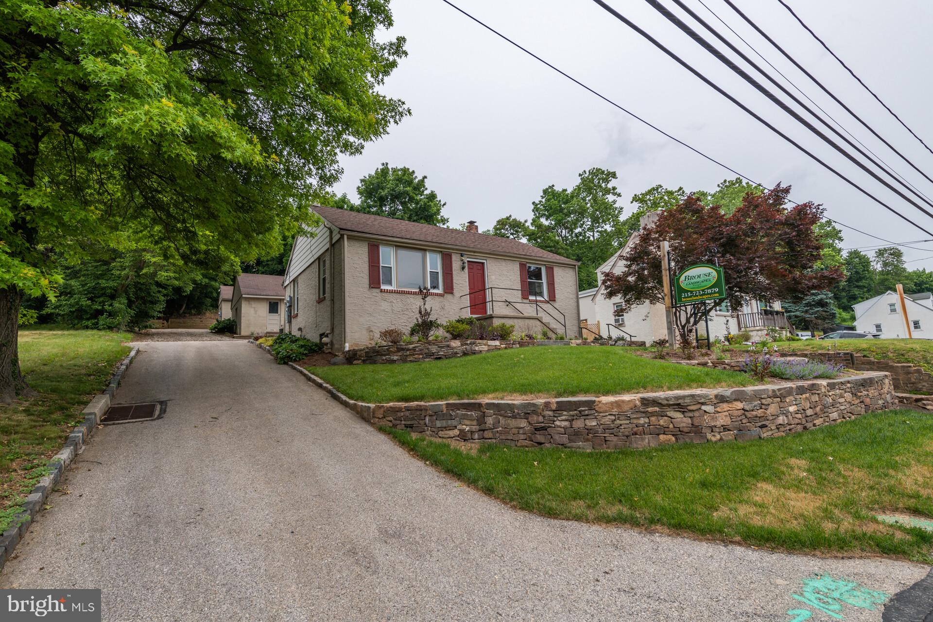 948 Matsonford Road Conshohocken, PA 19428 - Photo 4 of 35 Left side driveway