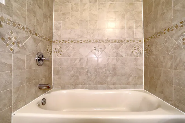 $3,150 | 24 Emerson Avenue, Unit 2, Jersey City, NJ 07306