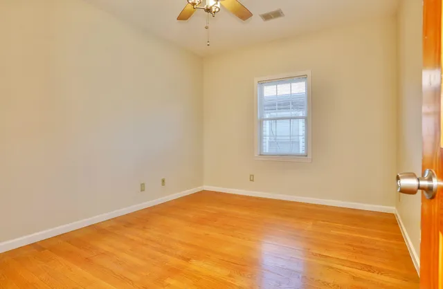 $3,150 | 24 Emerson Avenue, Unit 2, Jersey City, NJ 07306