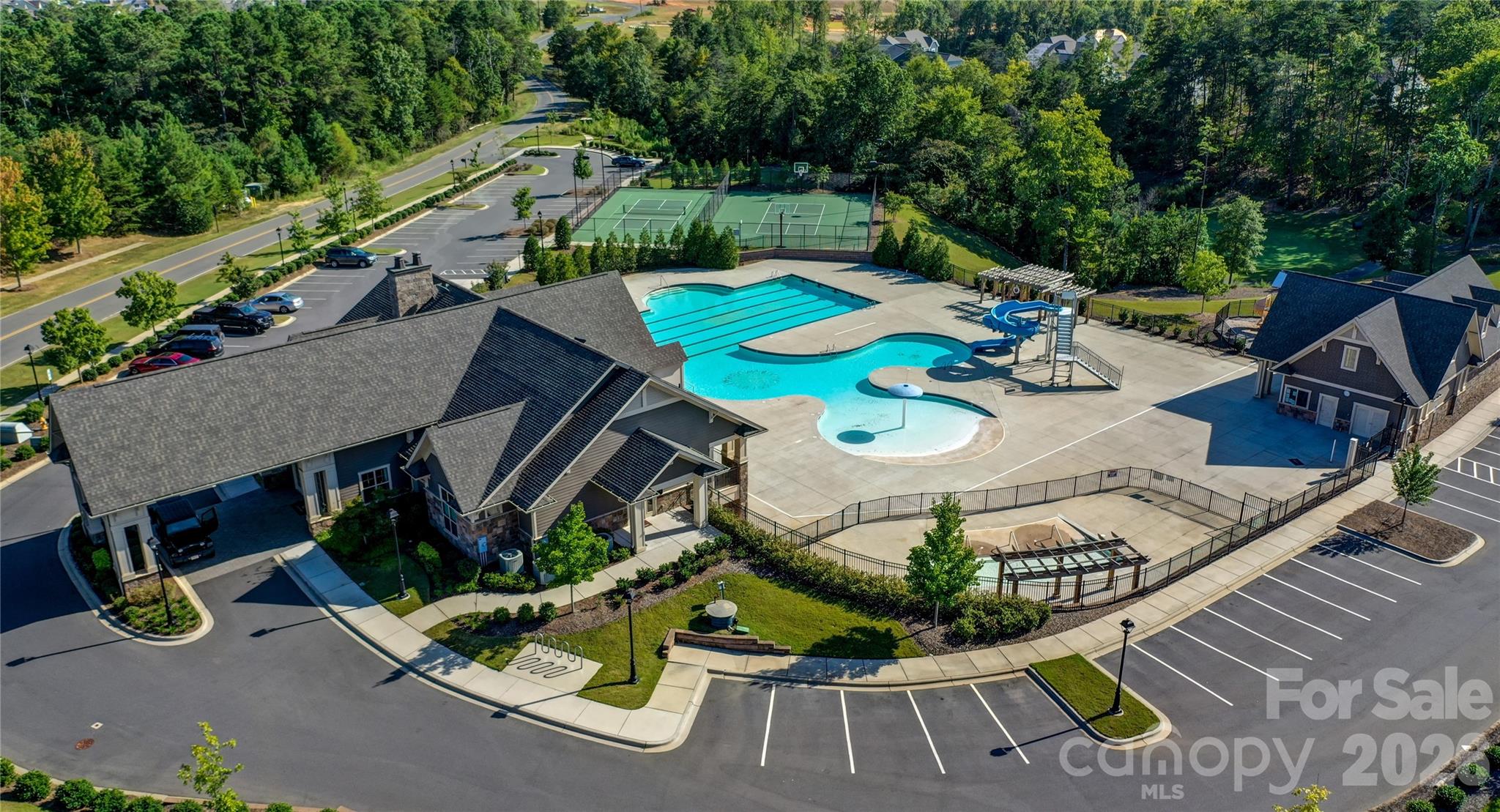 16541 Cozy Cove Road Charlotte, NC 28278 - Photo 46 of 47 an aerial view of a house with garden space and sitting area