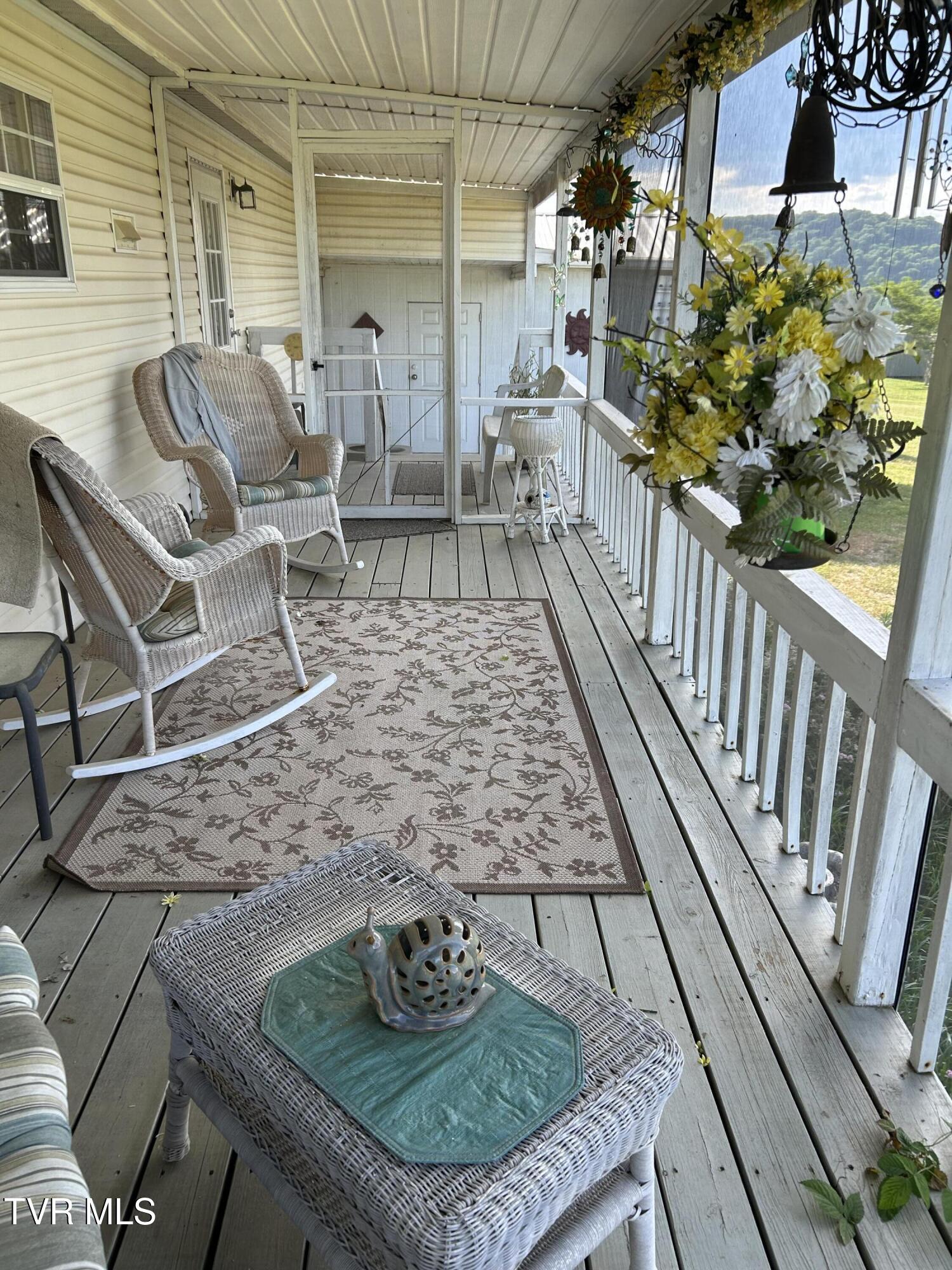 210 Ebenezer Loop Chuckey, TN 37641 - Photo 4 of 59 IMG_1284