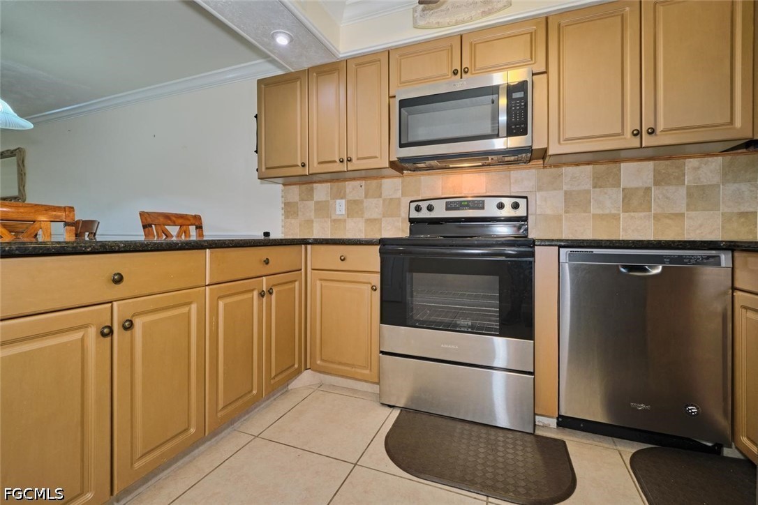 6777 Winkler Road, Unit 142 Fort Myers, FL 33919 - Photo 6 of 38