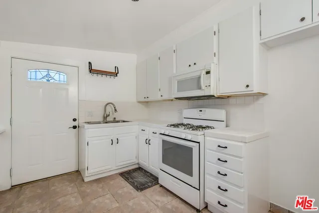 $1,100,000 | 7231 Vanalden Avenue, Reseda, CA 91335