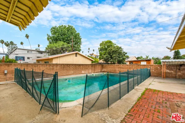 $1,100,000 | 7231 Vanalden Avenue, Reseda, CA 91335