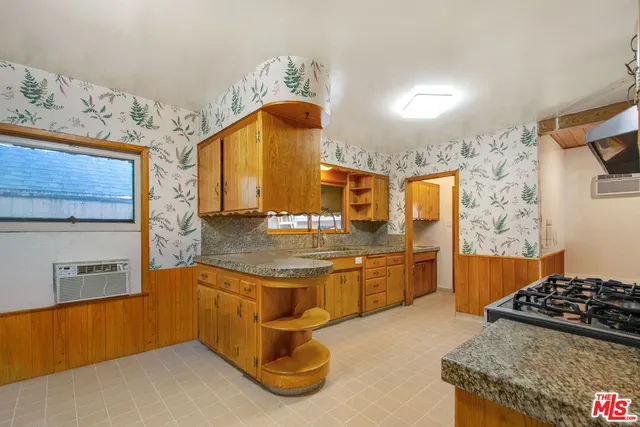 $1,100,000 | 7231 Vanalden Avenue, Reseda, CA 91335