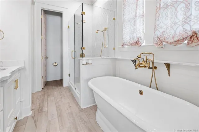 $739,900 | 5839 Lakeview Lane, Lake Charles, LA 70605