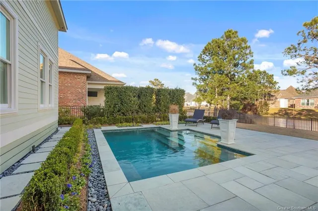 $739,900 | 5839 Lakeview Lane, Lake Charles, LA 70605