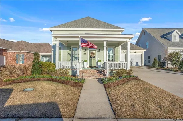$739,900 | 5839 Lakeview Lane, Lake Charles, LA 70605