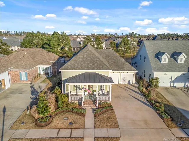 $739,900 | 5839 Lakeview Lane, Lake Charles, LA 70605