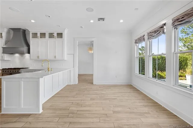 $739,900 | 5839 Lakeview Lane, Lake Charles, LA 70605