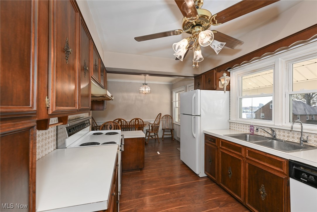 2614 19th Street Northwest Canton, OH 44708 - Photo 9 of 37 Kitchen