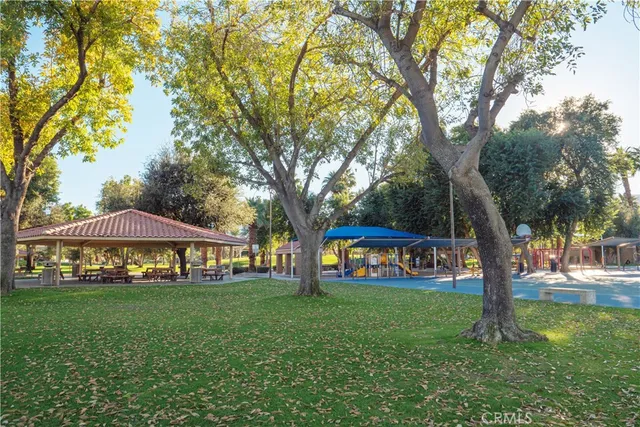 a view of lake with houses