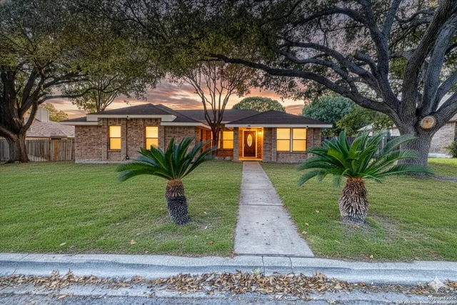 $349,900 | 141 Cottonwood Street, Uvalde, TX 78801