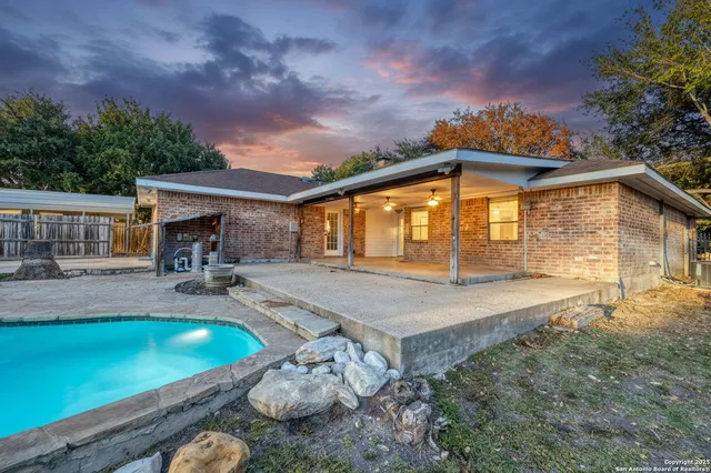 $349,900 | 141 Cottonwood Street, Uvalde, TX 78801