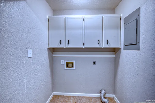 $349,900 | 141 Cottonwood Street, Uvalde, TX 78801