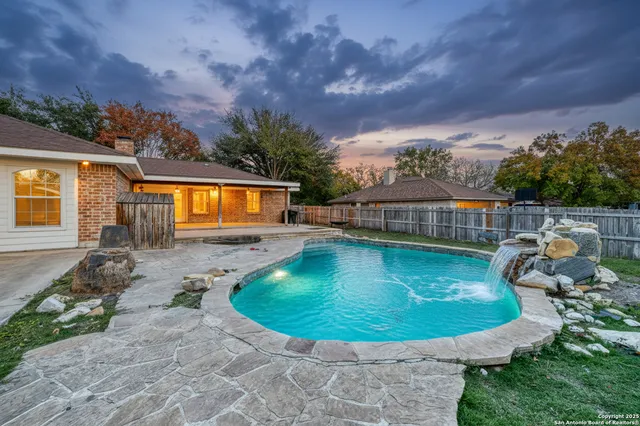 $349,900 | 141 Cottonwood Street, Uvalde, TX 78801