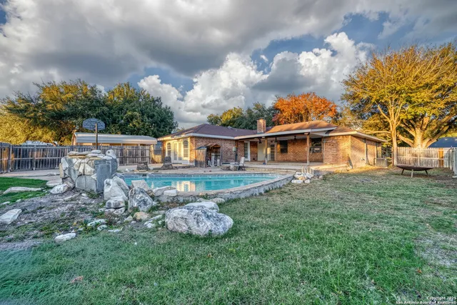 $349,900 | 141 Cottonwood Street, Uvalde, TX 78801