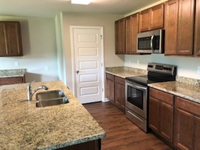711 Whittington Avenue Fairhope, AL 36532 - Photo 8 of 10 kitchen1