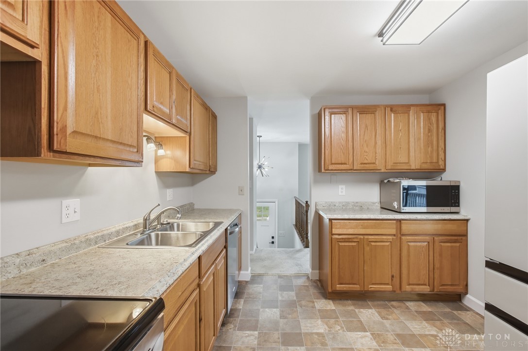5490 Gander Road West Dayton, OH 45424 - Photo 13 of 43