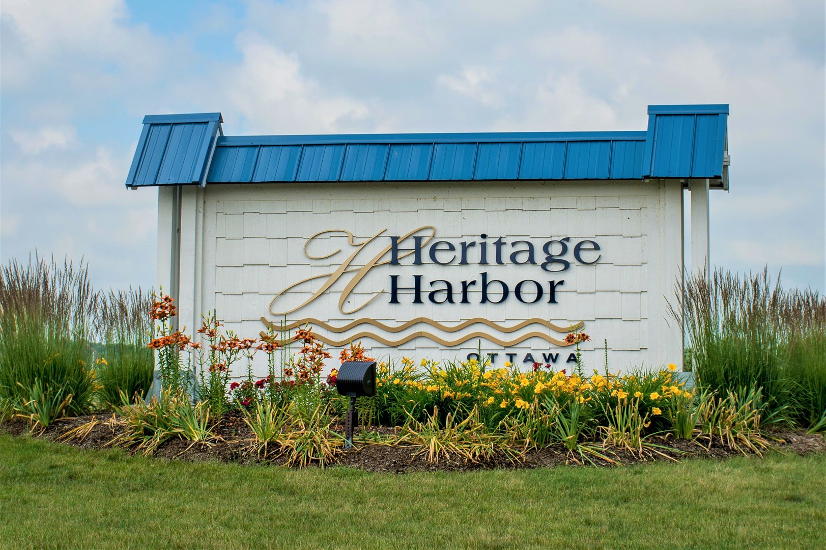 100 Great Loop E Drive, Unit 38 Ottawa, IL 61350 - Photo 11 of 15 a sign on the wall next to a wall